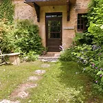 Estate In Dordogne Near Sites 펜션 *